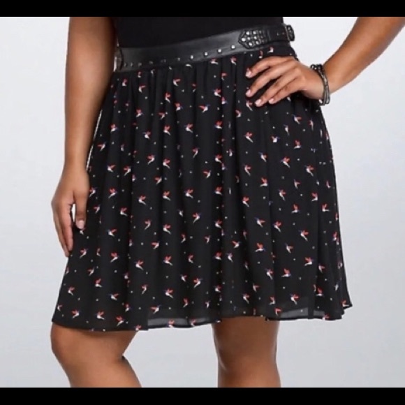torrid Dresses & Skirts - Torrid 22W black skirt with adorable hummingbirds